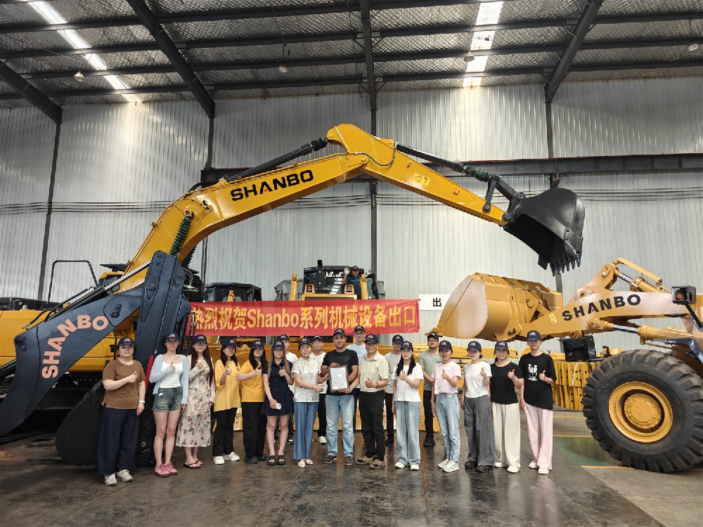 亚美尼亚代理商莅临工程机械工厂 正式签订区域独家代理合作协议